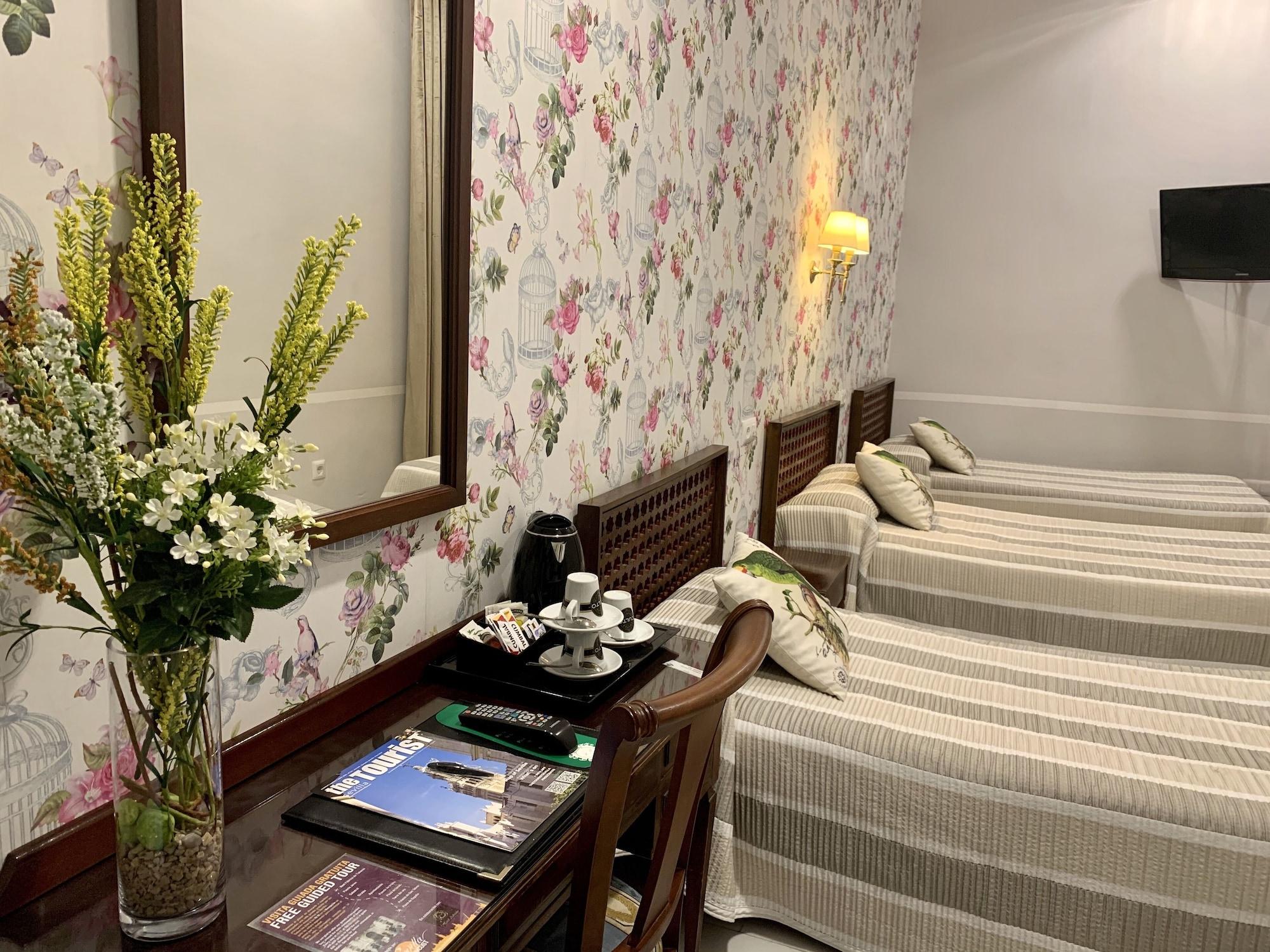 Europa Boutique Hotel *
