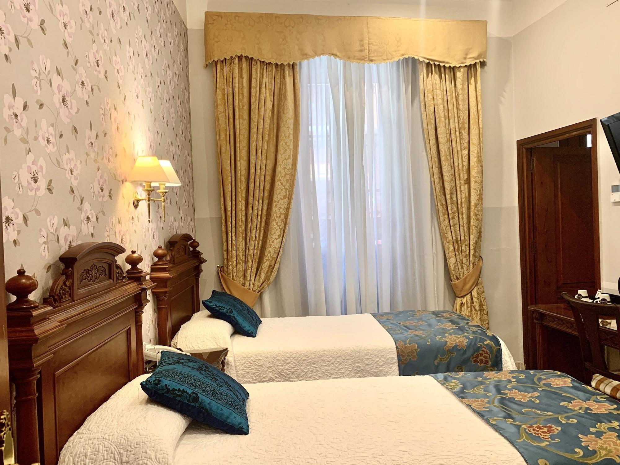 Europa Boutique Hotel *